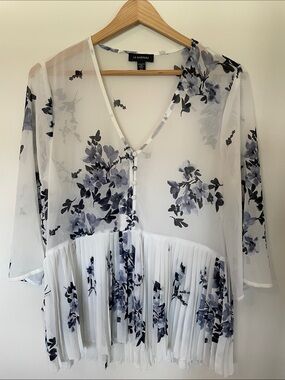 Le Château Floral White with Navy Pleated V-Neck Blouse Size S
